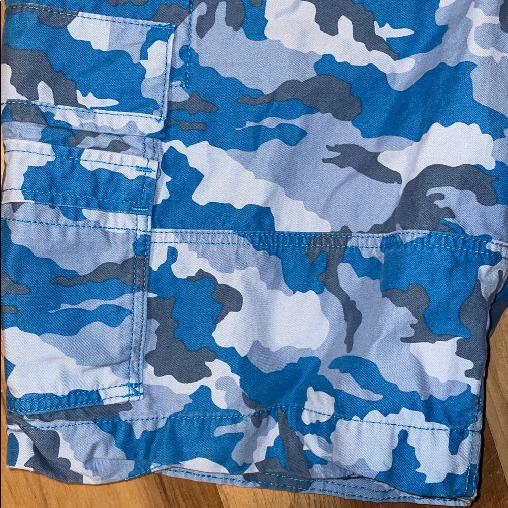 Men's Levi’s Blue Camo Cargo Shorts - Picture 5 of 12